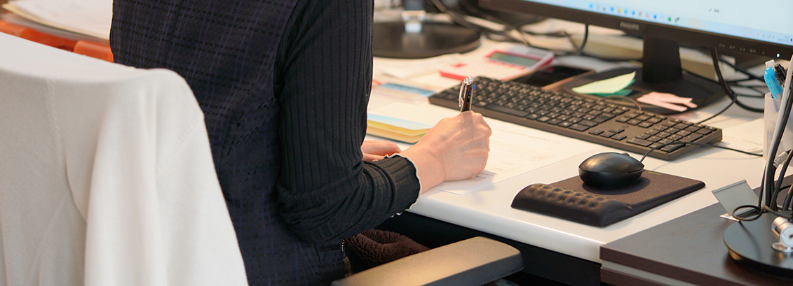 書類確認せのイメージ