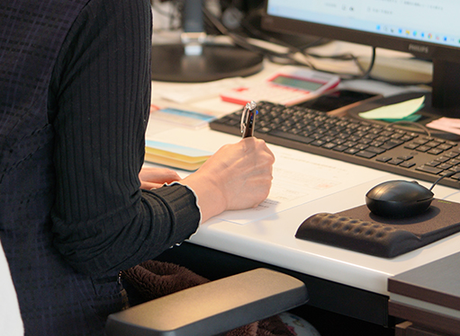 書類確認せのイメージ